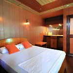 Frendz Hostel Boracay